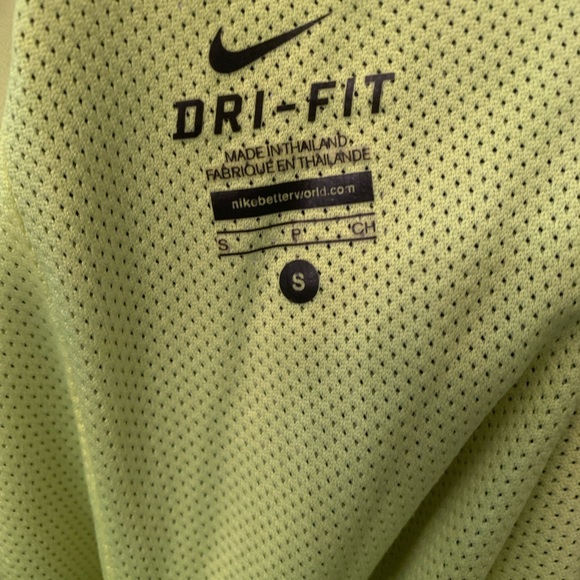 Women’s small Nike black and yellow shorts - Picture 2 of 3